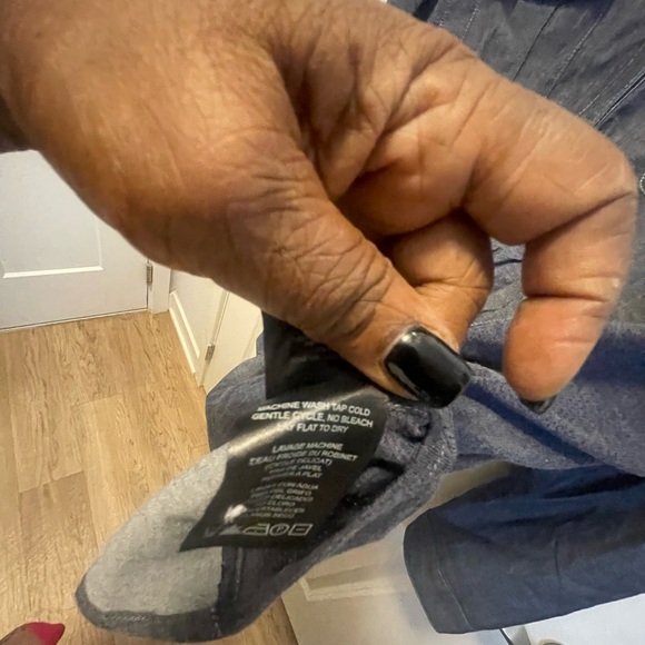 Kuhl womens chambray camp shirt style button up. - Picture 7 of 7